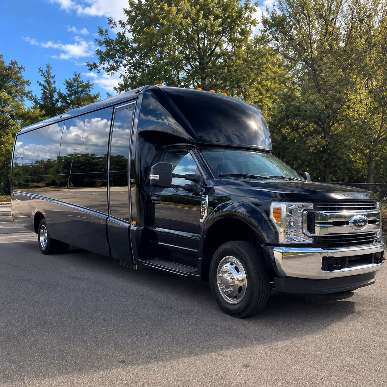 charlotte concert bus rentals for groups and fans