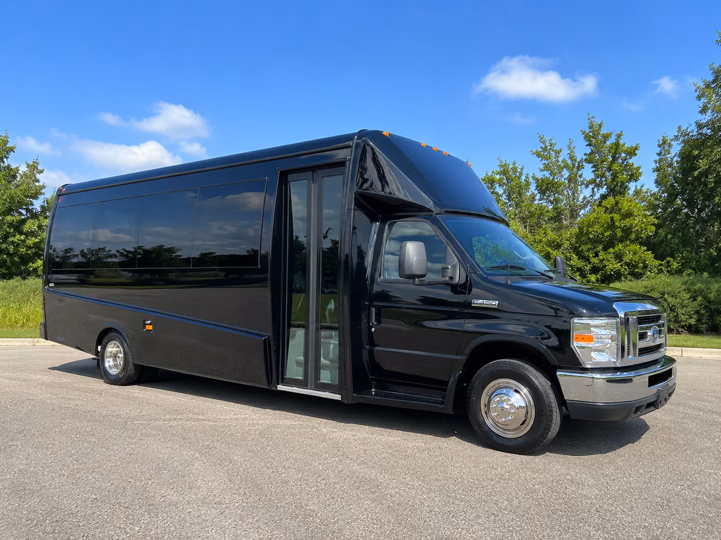 kannapolis private shuttles for wedding pickups and drop offs in kannapolis